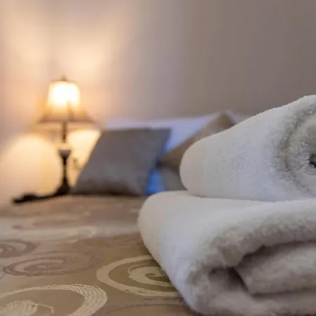 Palace Queen Mary I Luxury Pensionat 4*