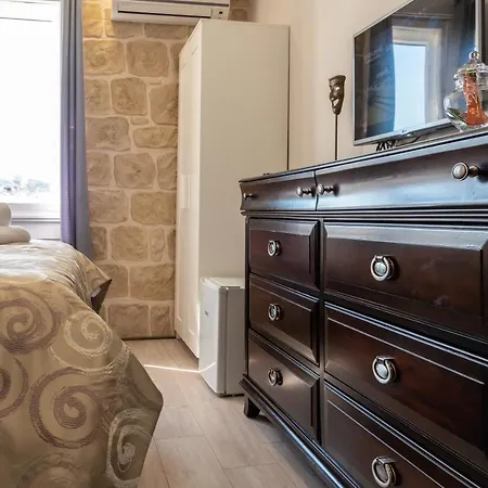 Pensionat Palace Queen Mary I Luxury Split