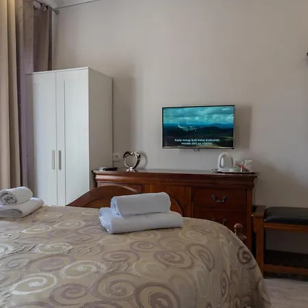 Palace Queen Mary I Luxury Pensionat Split