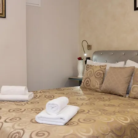 Palace Queen Mary I Luxury Konukevi 4*