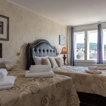 Palace Queen Mary I Luxury Split