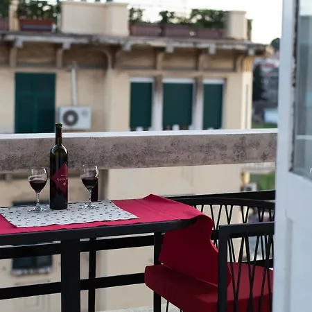 Guest house Palace Queen Mary I Luxury 4*