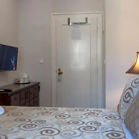 Guest house Palace Queen Mary I Luxury 4*