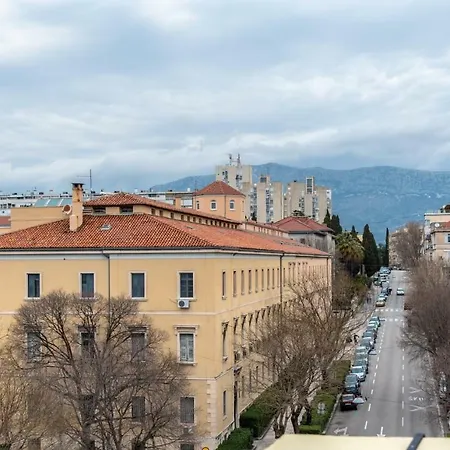 Konukevi Palace Queen Mary I Luxury Split